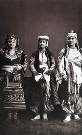 (1. right) Muslim woman from Shkodra; (2. centre) Christian woman from Shkodra; (3. left) peasant woman from the Highlands (source: Les Costumes populaires de la Turquie en 1873, Constantinople 1873, plate 14)
