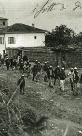 MSG068: Durrës: Northern Albanian fighters near Durrës, May 1914 (Marquis di San Giuliano Photo Collection).