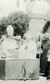 MSG091: Shkodra: Outdoor Catholic mass celebrated by the Bishop of Shkodra, July 1914 (Marquis di San Giuliano Photo Collection).