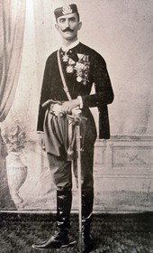 B002: The Montenegrin captain Aleksandar Lekso Sajčić “decorated with many Russian crosses for his bravery during the Japanese war” (Photo: Alexandre Baschmakoff, 1908).