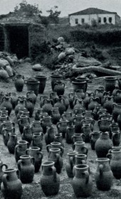 HAB55: “Pottery shop in Lushnja. Ancient Roman forms are still adhered to. Kiln in the background” (Photo: Hugo Bernatzik, 1929).