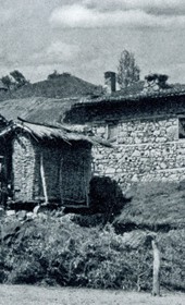 HAB70: “Village of Pustec. Bulgarian [i.e. Macedonian Slav] enclave on Lake Prespa” (Photo: Hugo Bernatzik, 1929).