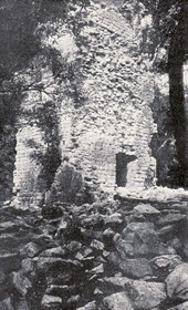 AD105: "The ruins of Mazrek" (Photo: Alexandre Degrand, 1890s).