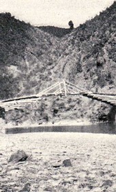 AD124: "Bridge over the Fan River" in Mirdita (Photo: Alexandre Degrand, 1890s).