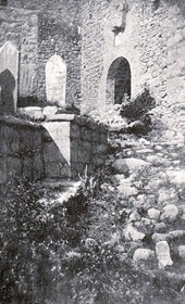 AD177: "Entrance to the fortress of Lezha" (Photo: Alexandre Degrand, 1890s).