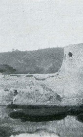 Grothe1902.222: Remnants of a Venetian tower at Peqin on the road between Durrës and Elbasan (Photo: Hugo Grothe, 1902).