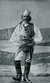 Grothe1912.057: Albanian Highland bajraktar of the Shkreli tribe (Photo: Hugo Grothe, 1912).