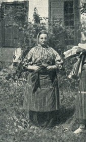 GLJ052B: "Peja: The wife and mother of the Serb, Mikael Vasiljević" (Photo: Gabriel Louis-Jaray, 1909).