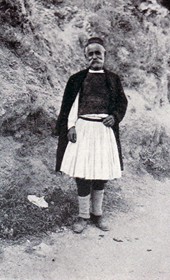 FW128B: “Peasant wearing a fustanella” (Photo: Friedrich Wallisch, 1931).
